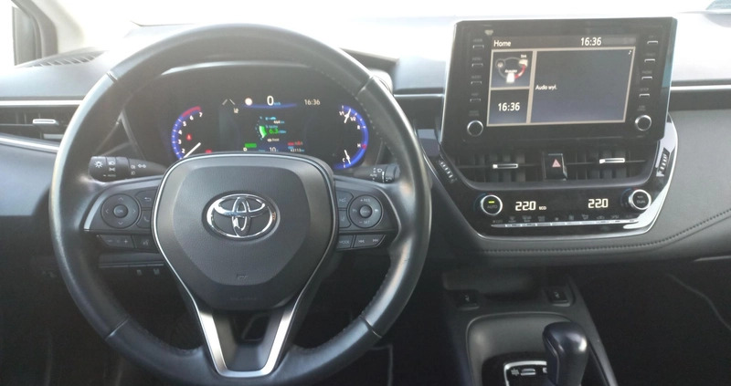 Toyota Corolla cena 104900 przebieg: 43111, rok produkcji 2021 z Kartuzy małe 172